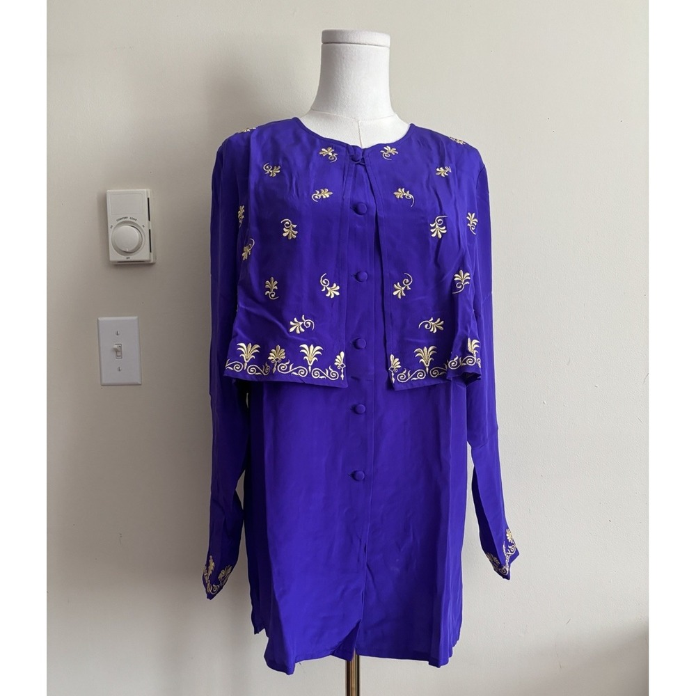 Diane von Furstenberg Womens Small 100% Silk Button Up Blouse Purple Gold Vtg